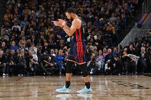 库里生涯第15次砍下50+ NBA历史第7人&amp;比肩大帅乔丹科比等人