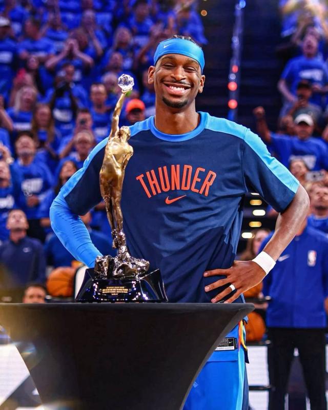 彩经网官网首页-NBA奖项预测:MVP&DPOY毫无悬念 最佳新秀归属康神